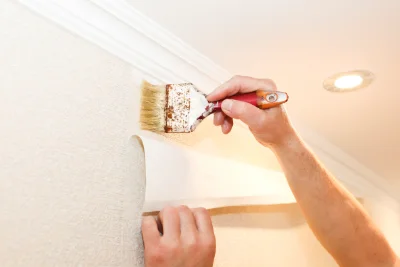 Pose de papier peint à Étroussat — revêtements muraux et toiles de verre